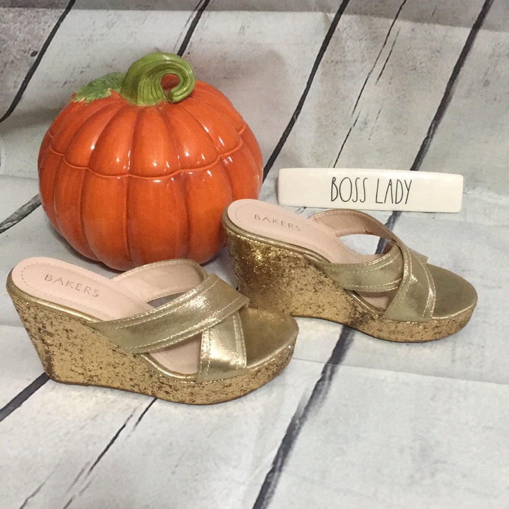 Bakers Ladies GOLD Slide on Sexy Wedges Size 8